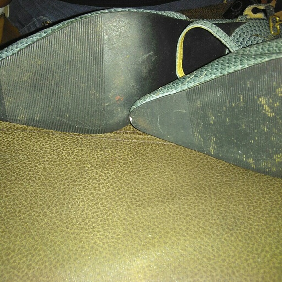 Shoes - Picture 2 of 4